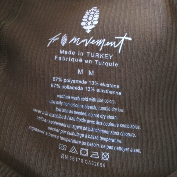 NWT FREE PEOPLE MOVEMENT FREE THROW SHORT IN ARMY - Picture 6 of 7